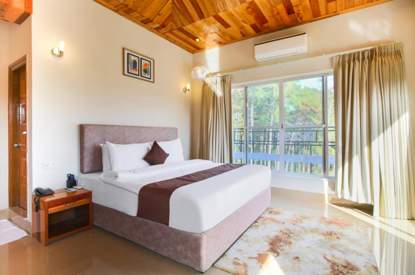 La Nicholas Lake View By Summit Hotels Σιλόνγκ Εξωτερικό φωτογραφία