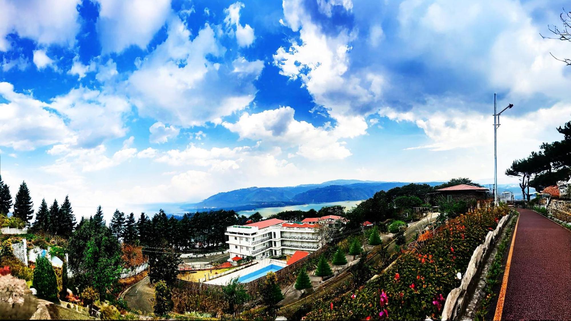 La Nicholas Lake View By Summit Hotels Σιλόνγκ Εξωτερικό φωτογραφία