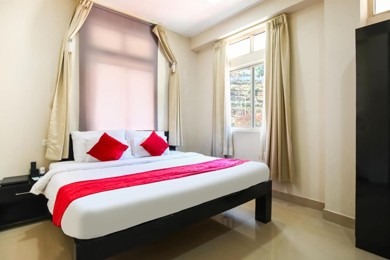 La Nicholas Lake View By Summit Hotels Σιλόνγκ Εξωτερικό φωτογραφία